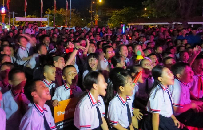 Hơn 1.000 thiếu nhi vùng bão Quảng Bình tưng bừng đón Tết Trung thu 