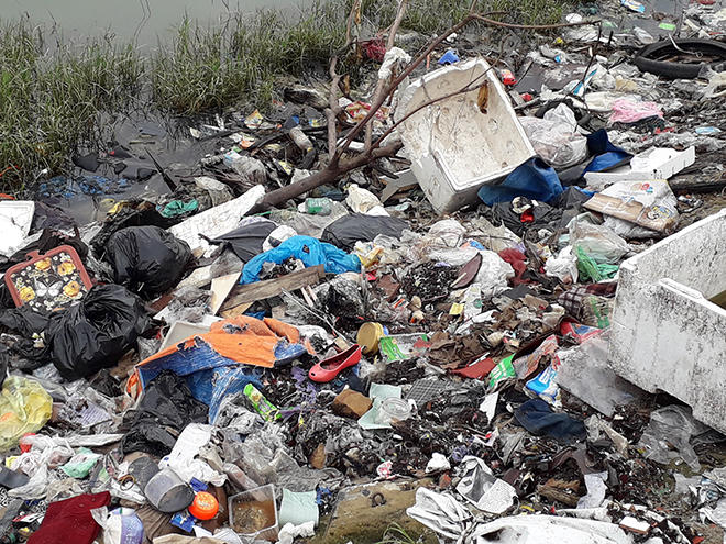 Quảng Bình: Chợ Lý Hòa “oằn mình” vì rác thải