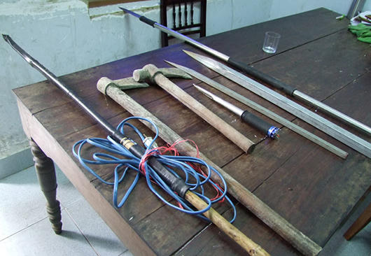 Quảng Bình: Bắt giữ đối tượng khống chế vợ con đòi Công an thả em trai