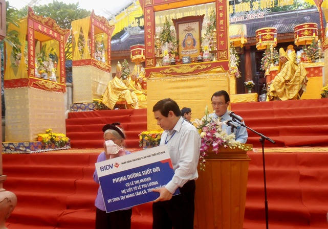 Tri ân anh hùng liệt sĩ ở “tọa độ lửa” hang Tám Cô - đường 20 - Quyết Thắng