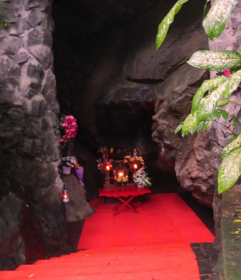 Tri ân anh hùng liệt sĩ ở “tọa độ lửa” hang Tám Cô - đường 20 - Quyết Thắng