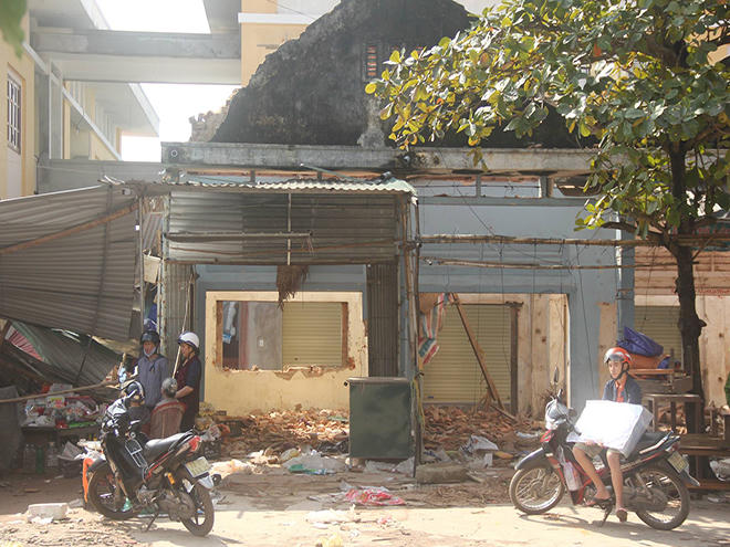 Quảng Bình: Thi công làm sập chợ, 2 người bị thương nặng