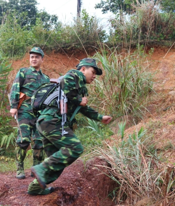 Những bước chân thầm lặng nơi biên giới Việt - Lào