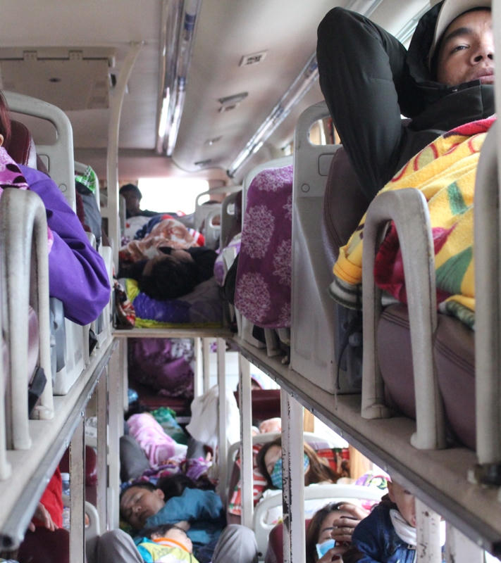 Chỉ trong 8 giờ, phạt 92 xe khách nhồi nhét, phóng ẩu qua Quảng Bình