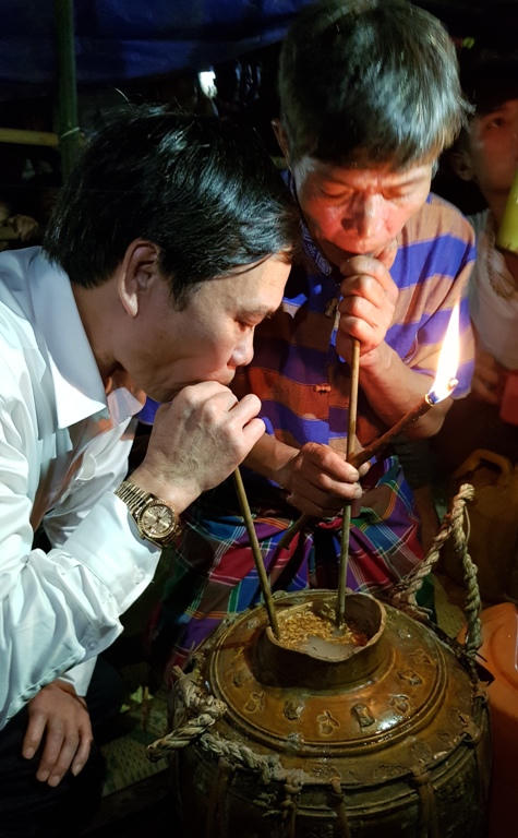 Linh thiêng lễ hội đập trống của người Ma Coong