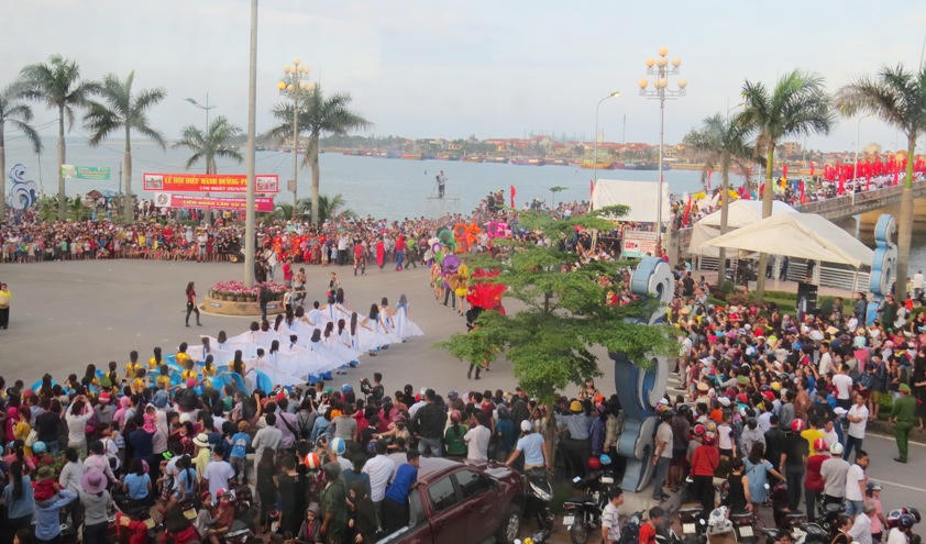 Du khách đến “vương quốc hang động” dịp lễ đạt con số kỷ lục