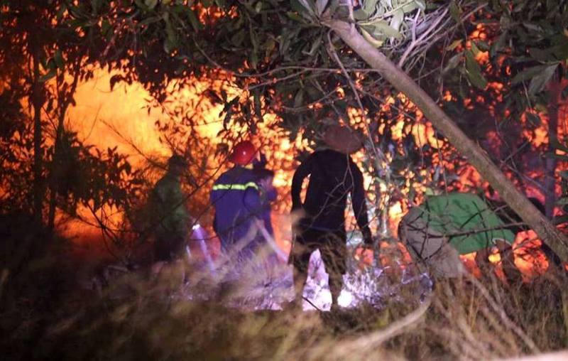 Quảng Bình: Huy động cả Công an, Quân đội, dân quân dập cháy hàng chục hecta rừng 