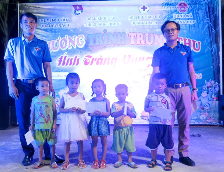 Đoàn Khối các cơ quan tỉnh Quảng Bình chăm lo Trung thu cho trẻ em 