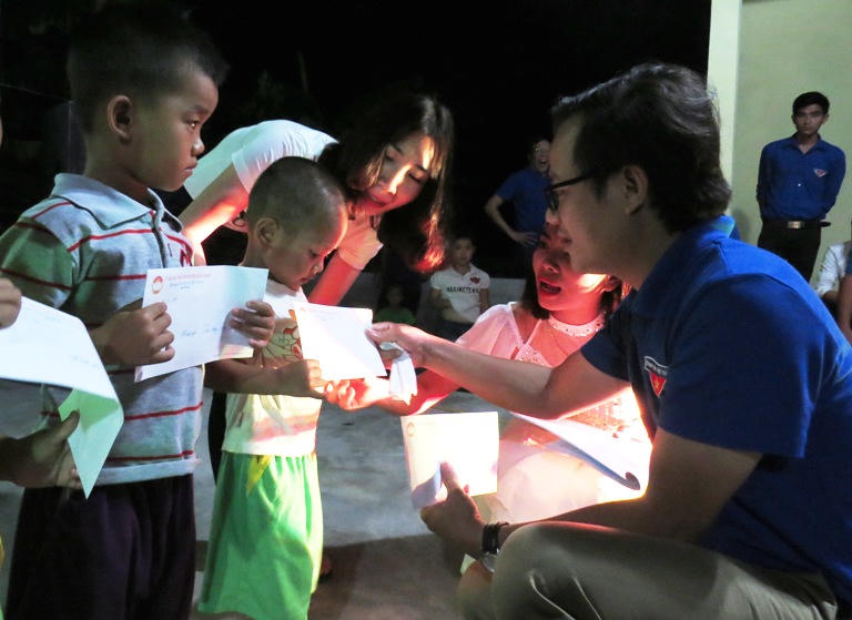 Đoàn Khối các cơ quan tỉnh Quảng Bình chăm lo Trung thu cho trẻ em 