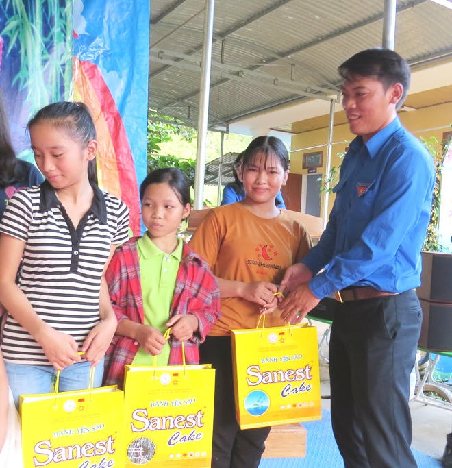 Đoàn Khối các cơ quan tỉnh Quảng Bình chăm lo Trung thu cho trẻ em 