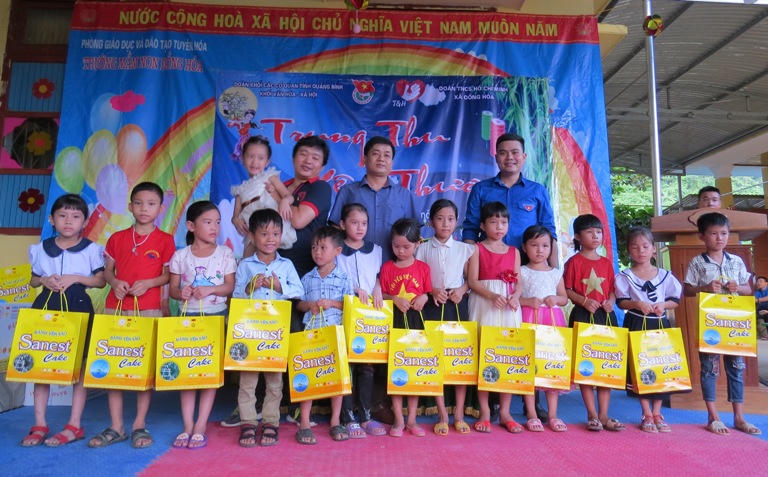 Đoàn Khối các cơ quan tỉnh Quảng Bình chăm lo Trung thu cho trẻ em 
