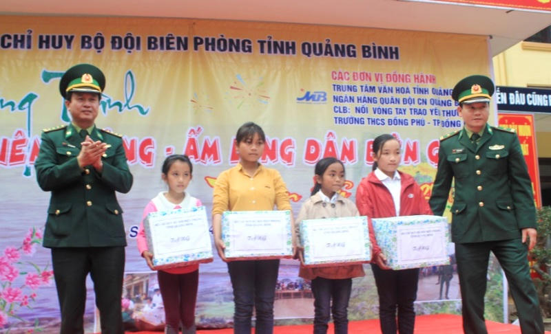 Xuân Biên phòng - Ấm lòng dân vùng biên giới Quảng Bình