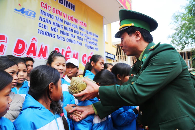Xuân Biên phòng - Ấm lòng dân vùng biên giới Quảng Bình