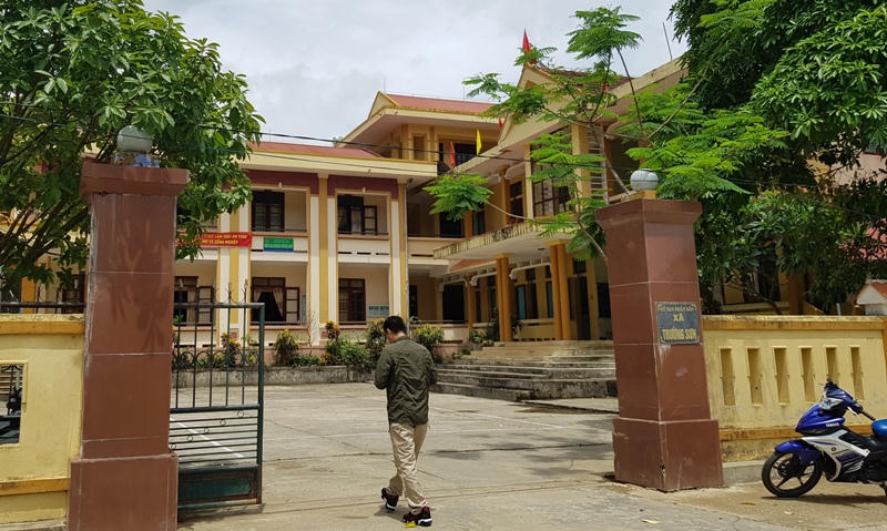 Quảng Bình: Phát hiện gỗ lậu giấu trong... trụ sở UBND xã