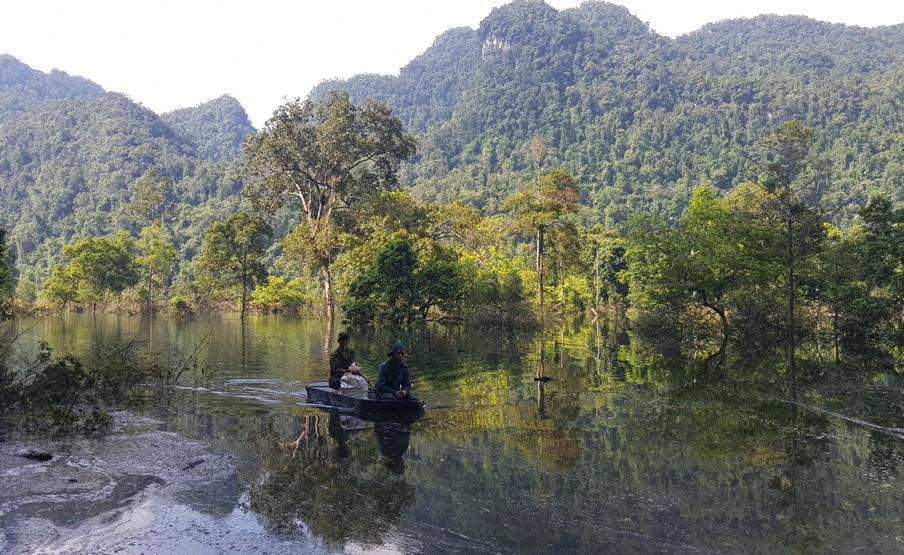 Xót xa gia cảnh bé trai người đồng bào Rục chết đuối trong lũ