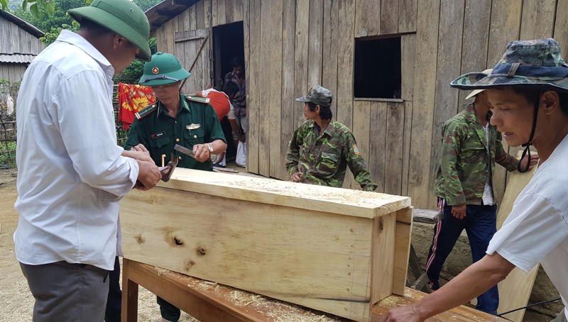 Xót xa gia cảnh bé trai người đồng bào Rục chết đuối trong lũ