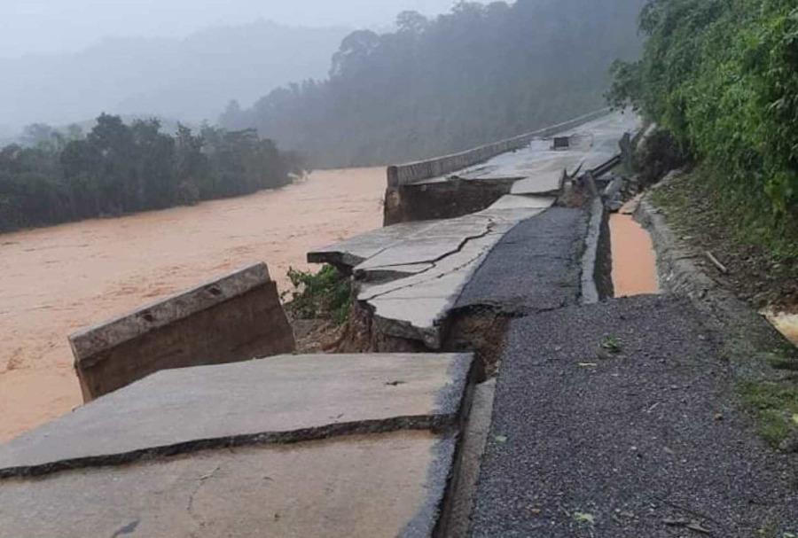 Quảng Bình gồng mình giữa trận lũ lớn nhất lịch sử