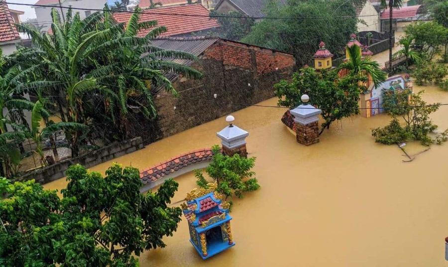 Quảng Bình gồng mình giữa trận lũ lớn nhất lịch sử