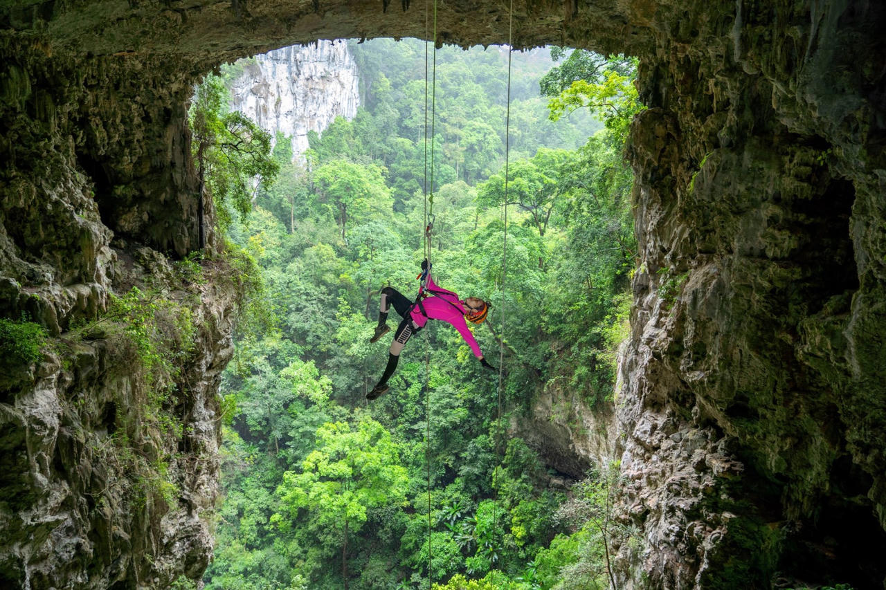 Shark Phạm Thanh Hưng rót vốn vào Jungle Boss phát triển du lịch mạo hiểm hang động