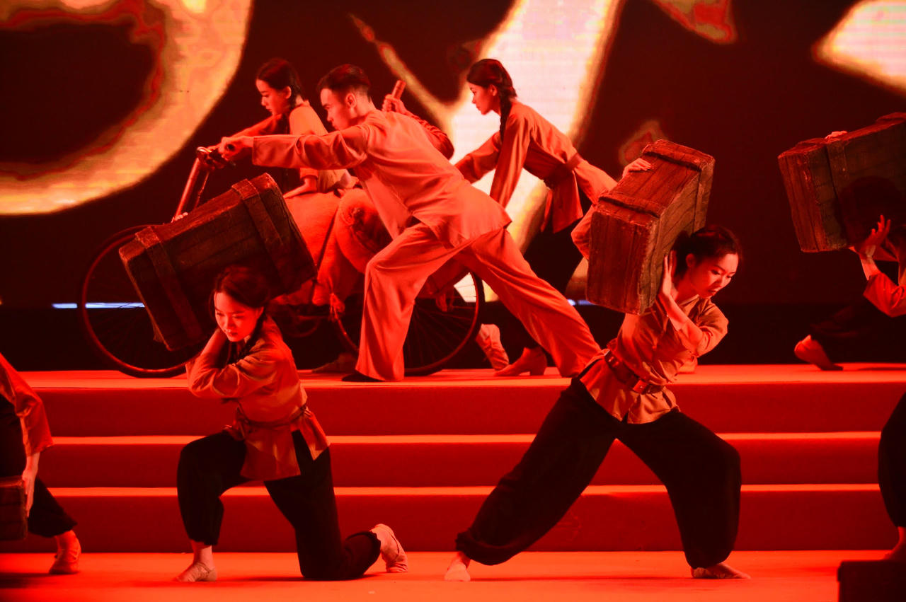 Những hình ảnh trang trọng, đặc sắc tại Lễ kỷ niệm 100 năm Ngày sinh Trung tướng Đồng Sỹ Nguyên