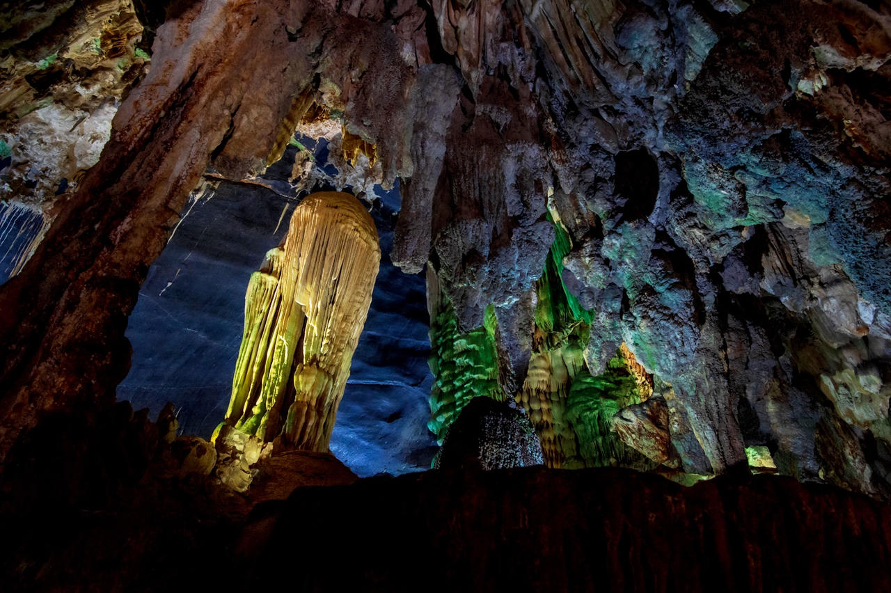 Sự kỳ bí, tráng lệ trong lòng hệ thống động Phong Nha