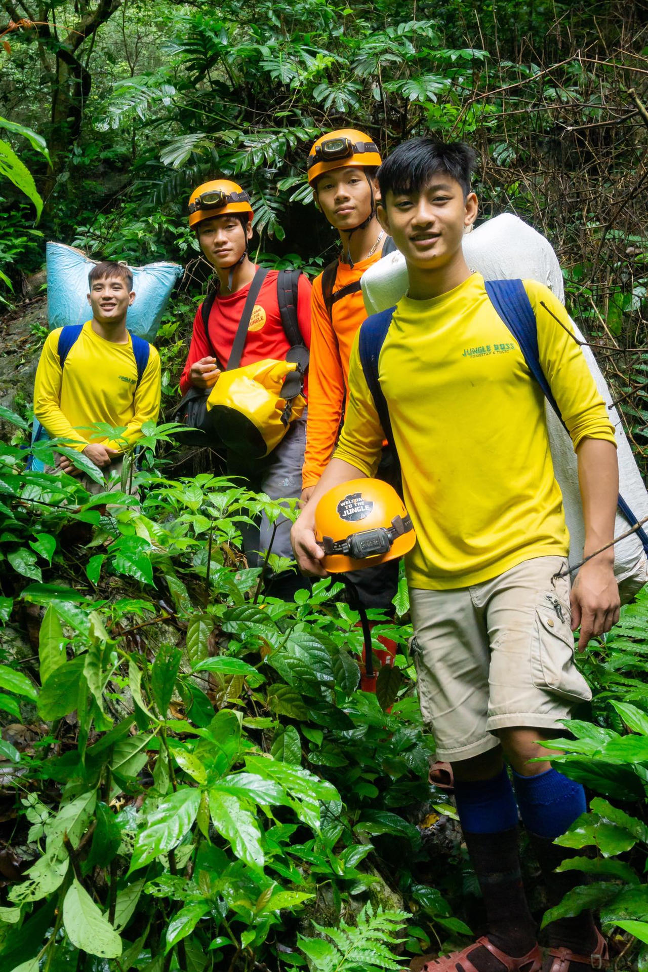 Cởi áo "lâm tặc", trả nợ rừng xanh