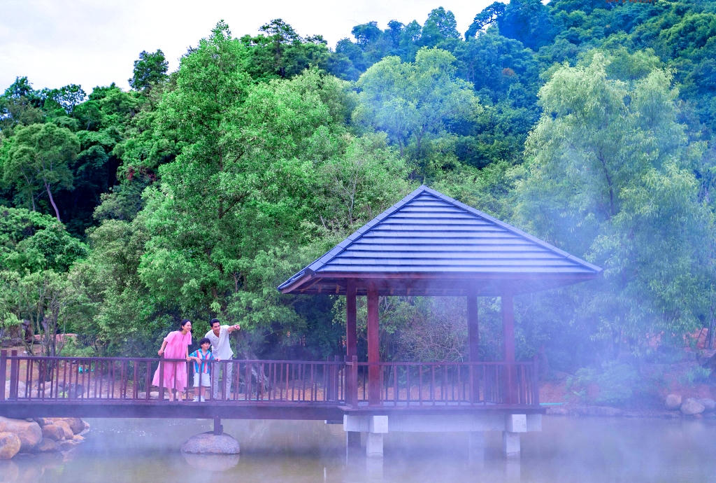 Ra mắt “kỳ quan” nghỉ dưỡng với suối khoáng nóng có độ sôi kỷ lục Việt Nam