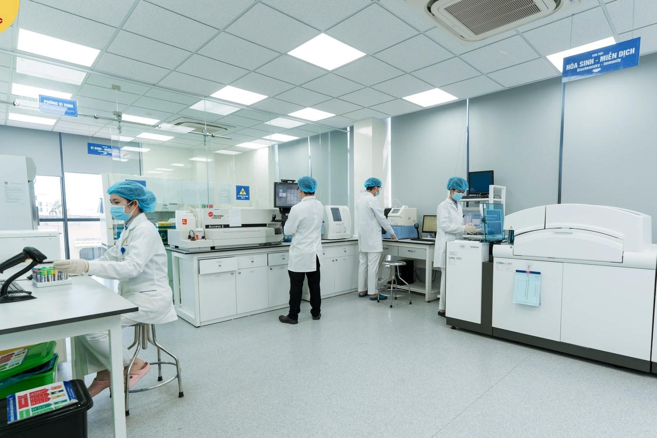 Lần đầu tiên Quảng Bình có đơn vị y tế quản lý xét nghiệm đạt chuẩn quốc tế