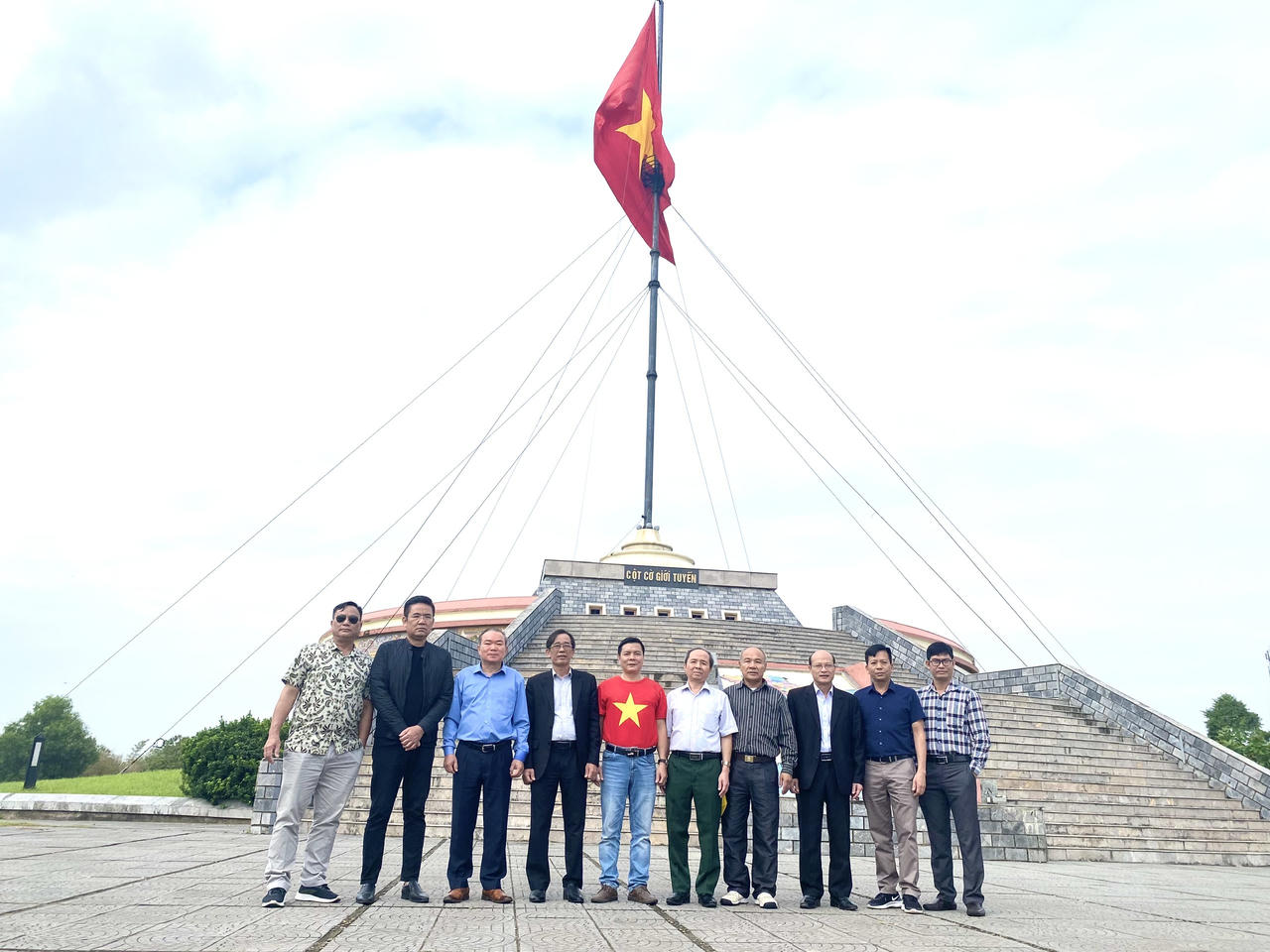 Hội Cựu chiến binh cơ quan Bộ Tư pháp về thăm “đất lửa” Quảng Trị anh hùng