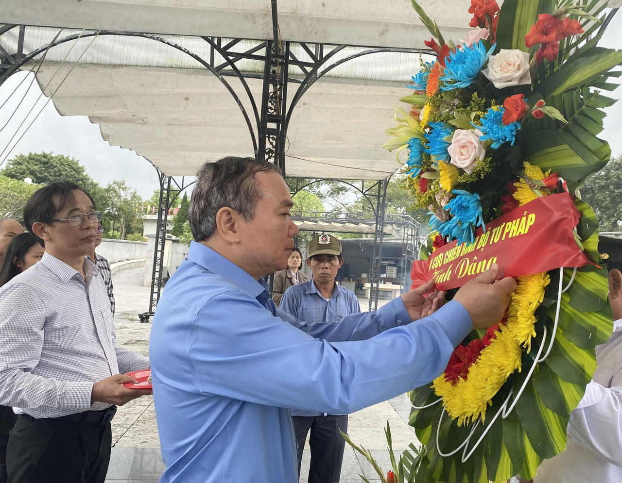 Hội Cựu chiến binh cơ quan Bộ Tư pháp về thăm “đất lửa” Quảng Trị anh hùng