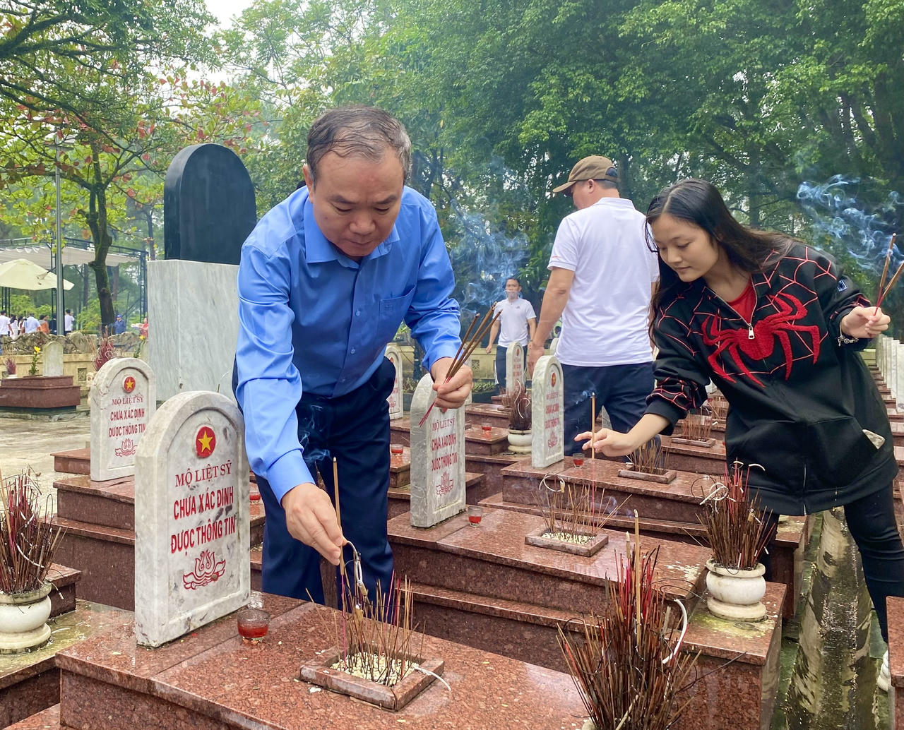 Hội Cựu chiến binh cơ quan Bộ Tư pháp về thăm “đất lửa” Quảng Trị anh hùng