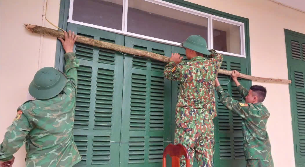 Quảng Bình tập trung lực lượng, phương tiện hỗ trợ nhân dân ứng phó với bão số 4