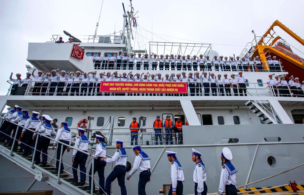 Xuân về sớm giữa khơi xa Trường Sa