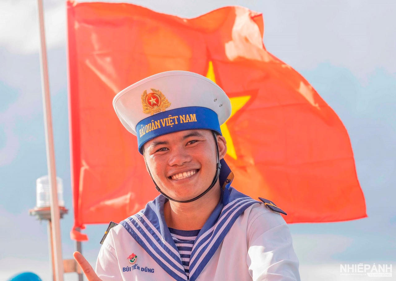 Nụ cười Xuân của lính biển Trường Sa
