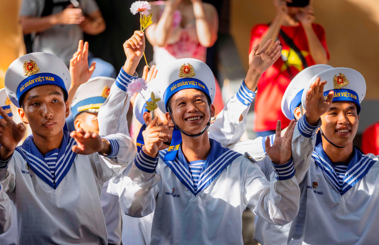 Nụ cười Xuân của lính biển Trường Sa