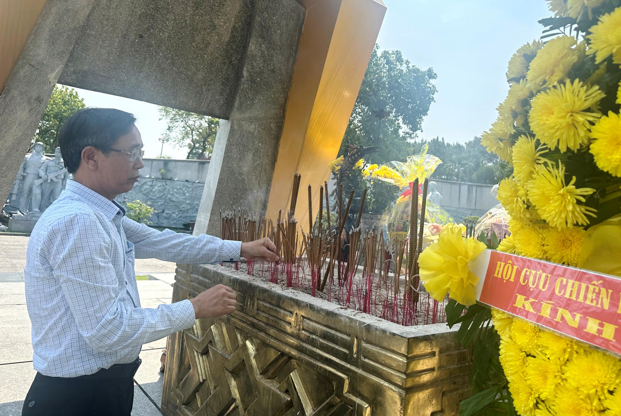 Hội Cựu chiến binh Bộ Tư pháp tri ân các "địa chỉ đỏ", thăm lại chiến trường xưa dọc Miền Trung - Tây Nguyên