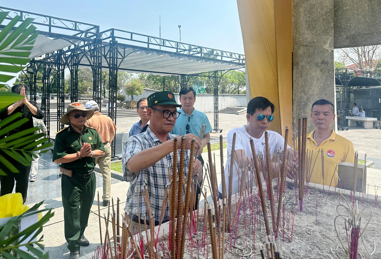 Hội Cựu chiến binh Bộ Tư pháp tri ân các "địa chỉ đỏ", thăm lại chiến trường xưa dọc Miền Trung - Tây Nguyên