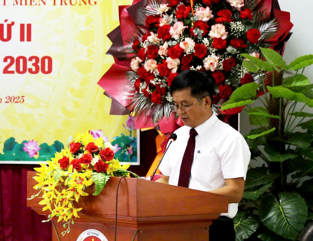 Thứ trưởng Đặng Hoàng Oanh dự chỉ đạo Đại hội Đảng bộ Trường Cao đẳng Luật miền Trung: “Nghiêm túc đề ra giải pháp để khắc phục khó khăn”