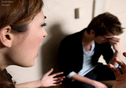 Phát khùng vì vợ xét nét