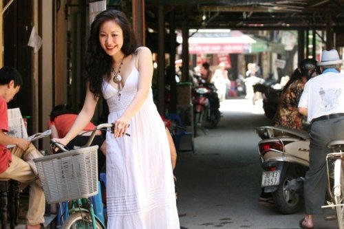 Ngô Phương Lan thấy buồn cho phụ nữ phải sexy để thu hút đàn ông