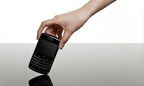 Bí mật kinh hoàng trong chiếc điện thoại của chồng