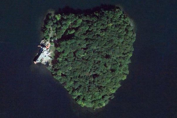 Angelina Jolie mua quà 12 triệu bảng tặng sinh nhật Brad Pitt