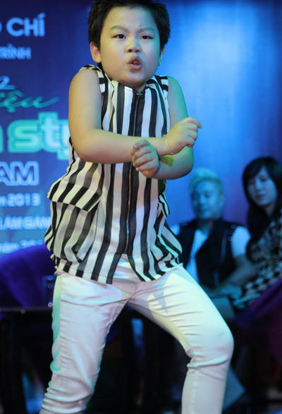 Mỹ Chi lại hát cùng Psy nhí sau khi đạt thỏa thuận cát-xê