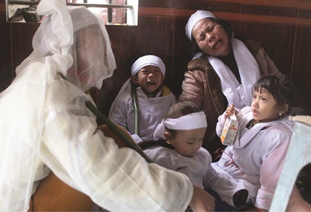 Biển Quỳnh chồng chất nỗi đau