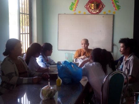 Con trai "tố" mẹ định giết cả nhà vì mê “đỏ đen“