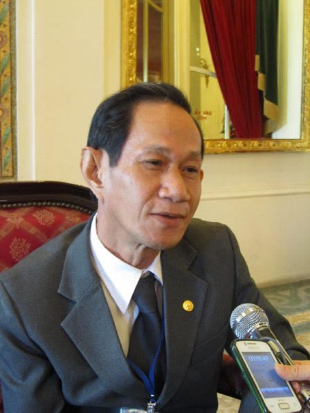 Chuyện người đàn ông “chống lại nắm đấm” trong gia đình