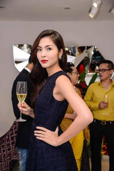 Đốt nhà hàng mã, tá hỏa gặp... Tăng Thanh Hà