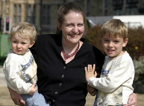 Có nên sinh con từ tinh trùng người đã mất?