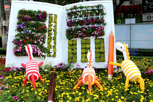 Đường hoa Nguyễn Huệ Giáp Ngọ rực rỡ trước giờ khai mạc