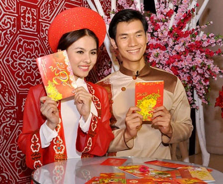 Người đẹp tuổi Ngọ buôn chuyện kiêng kỵ trong năm Ngọ